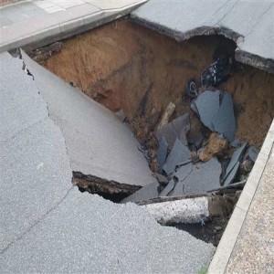 Podcast: Huge sinkhole opens up on Martens Avenue in Bexleyheath