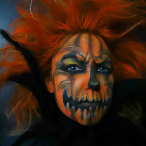 Episode#25 Master Makeup Artist Lizette Zlogar Brings the spooky to your Halloween