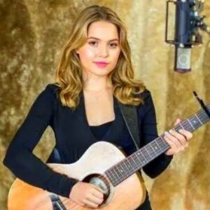 Música de Fondo - Emily Linge 1