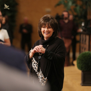 Put On Your Crown & Sit Down | Lindsay Roberts | Ladies Conference '19 | World Harvest Church | Murrieta, CA