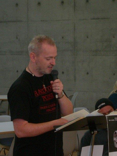 Erling Kittelsen - Dikt faller alltid på feil steder