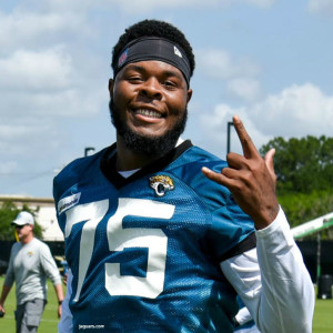 On the Prowl - Dan Tortora with Jacksonville Jaguars’ Right Tackle Jawaan Taylor with the team at 4-4 in the 2019-20 Season