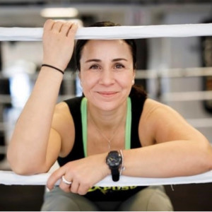 #38 - Yvette Raposo - The Only Canadian Female Boxing Ring Announcer