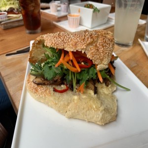 Dissaportland: Noshin' at Nosh
