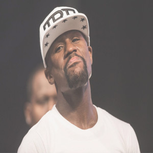 Floyd Mayweather Hurts Feelings Of Social Justice Warrior