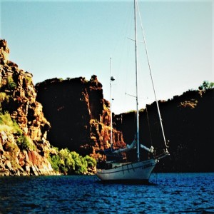 Sailing around Australia - the Recollections of a Blue Nomad