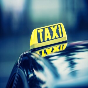 What Are The Perks Of Booking A Maxi Taxi For Group Travels?