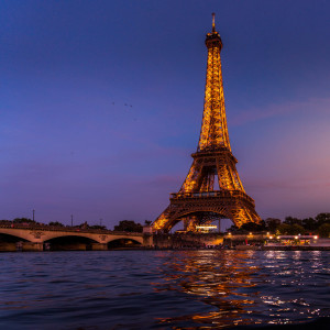 A PRO photographer Tries to take an original photo of the Eiffel Tower