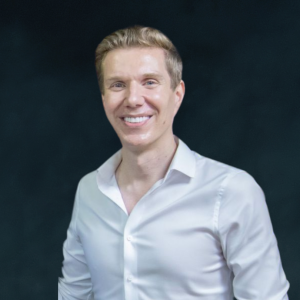 Helping Companies Thrive in Any Hybrid Structure with Daan van Rossum