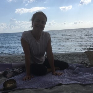 #16 Anette Meldgaard om Samsø, yoga og om at finde hjertets stilhed