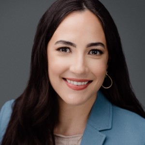 The ExecMBA Podcast #186: Nicole Reyna - Leading DEI Efforts at School and at Work