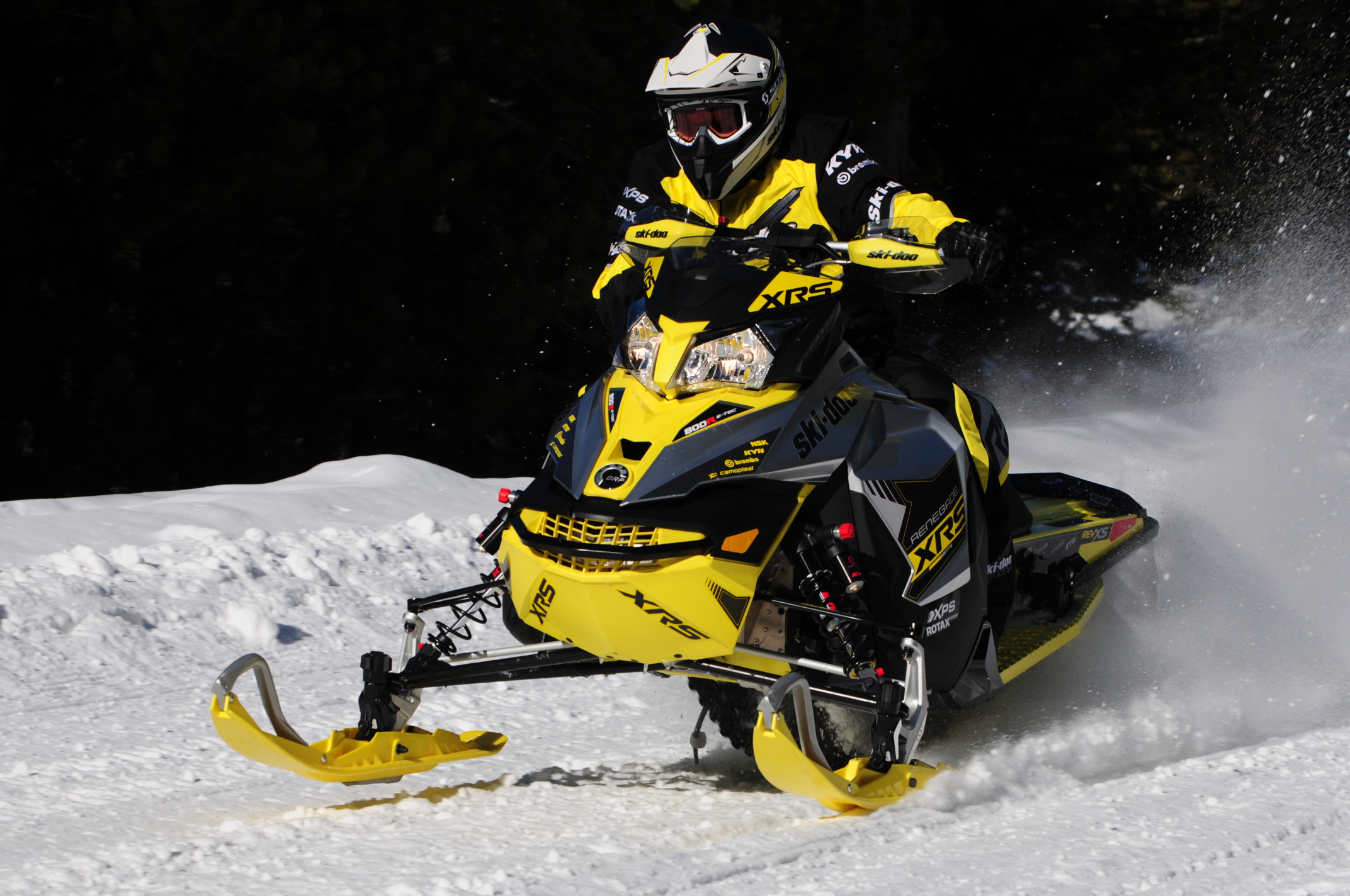 2016 SKI-DOOs with STEVE COWING and SNOW GOER CANADA / SNOWMOBILER TV