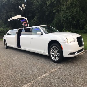 Why Limo Service Is An Idle Choice To Shuttle The Wedding Guests