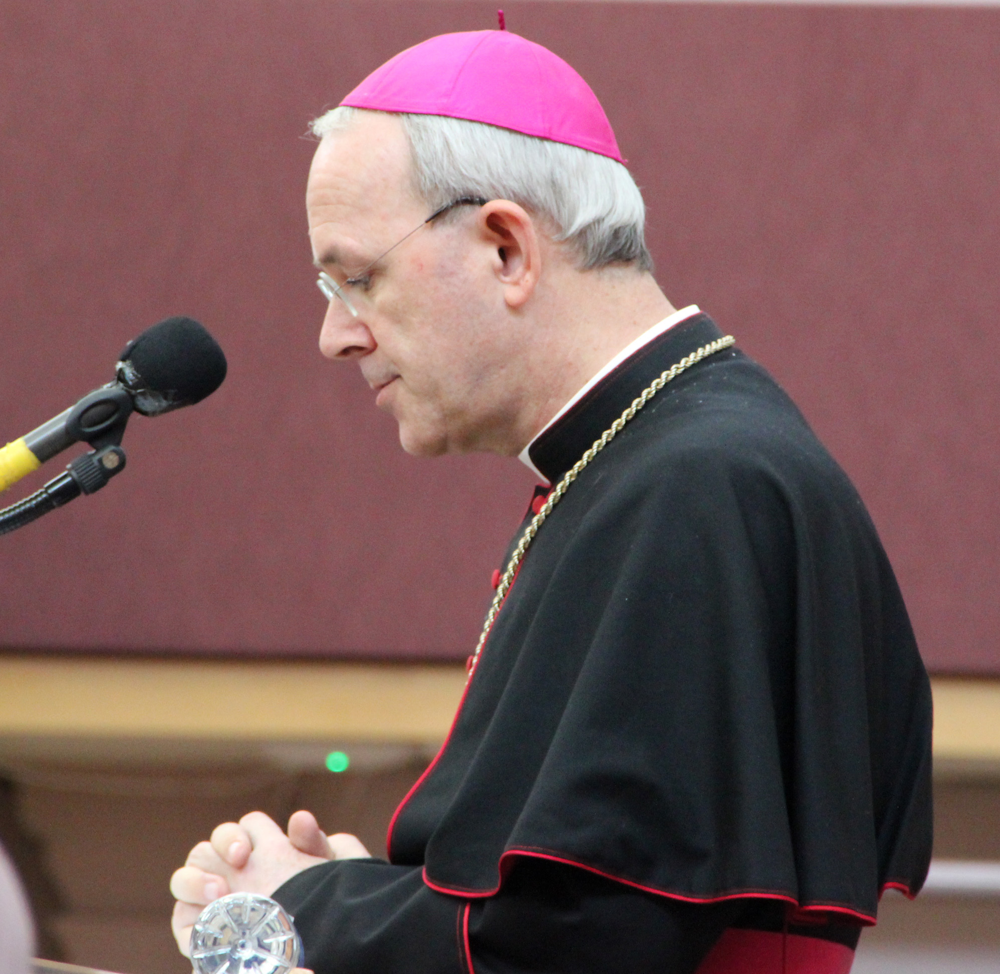 Bishop Athanasius Schneider speaks about ‘The Renewal of the liturgy according to the perennial sense of the Church’ to the LMS Conference in May 2014