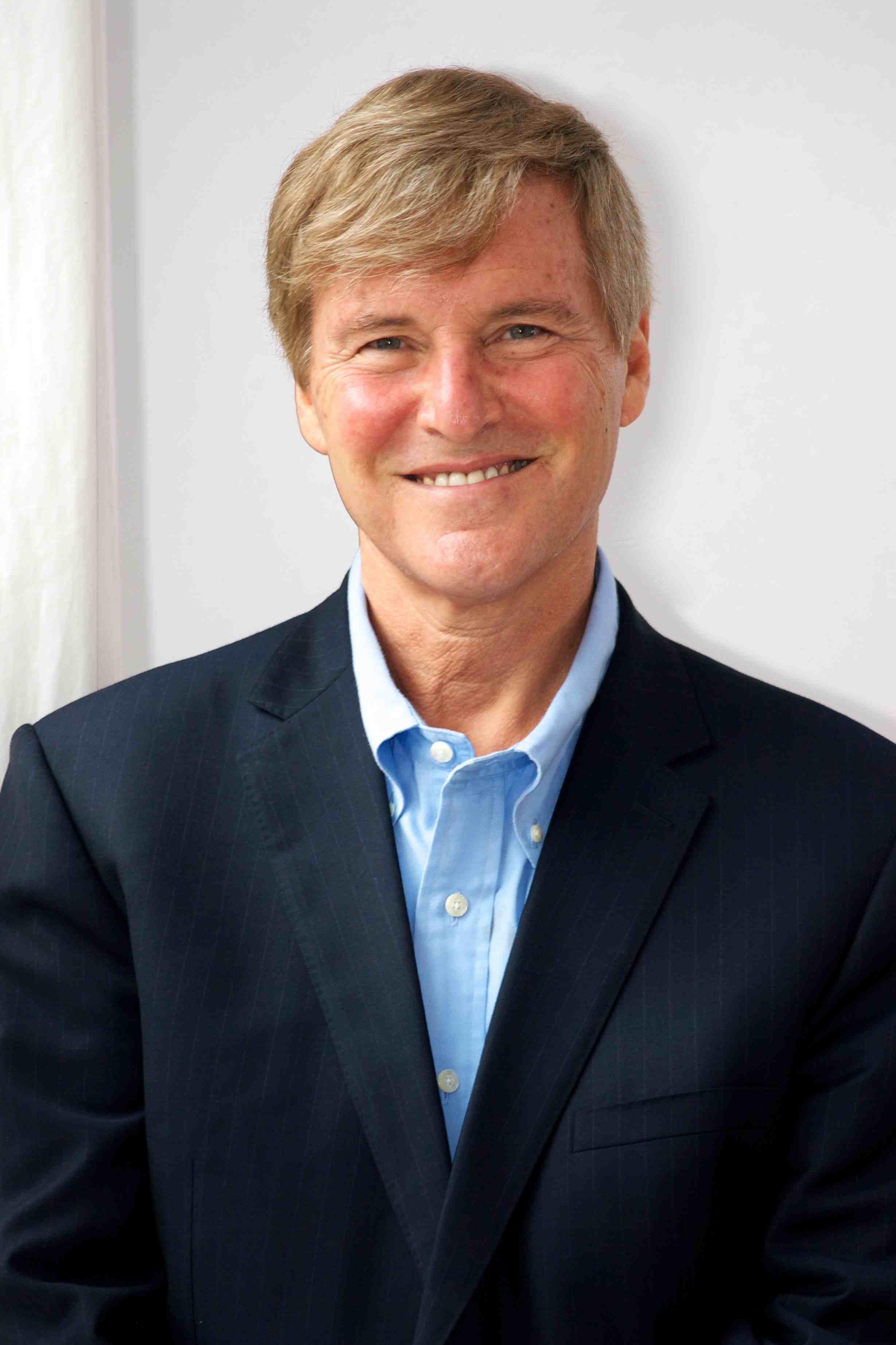 Super Agent Leigh Steinberg talks about his clients past and present plus why NFL TV ratings have dropped.