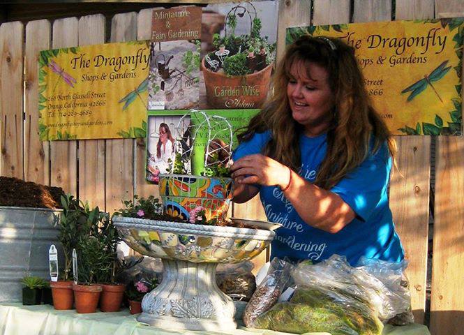 Miniature Gardens &amp; Roses In Bloom at the Chicago Flower Show