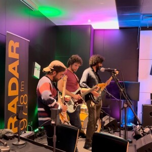 ENTREVISTA E MINI-CONCERTO - TWO MANY SUNS (AO VIVO NA FNAC)