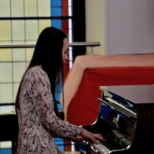 Thea Binnie plays and sings Calm In the Storm
