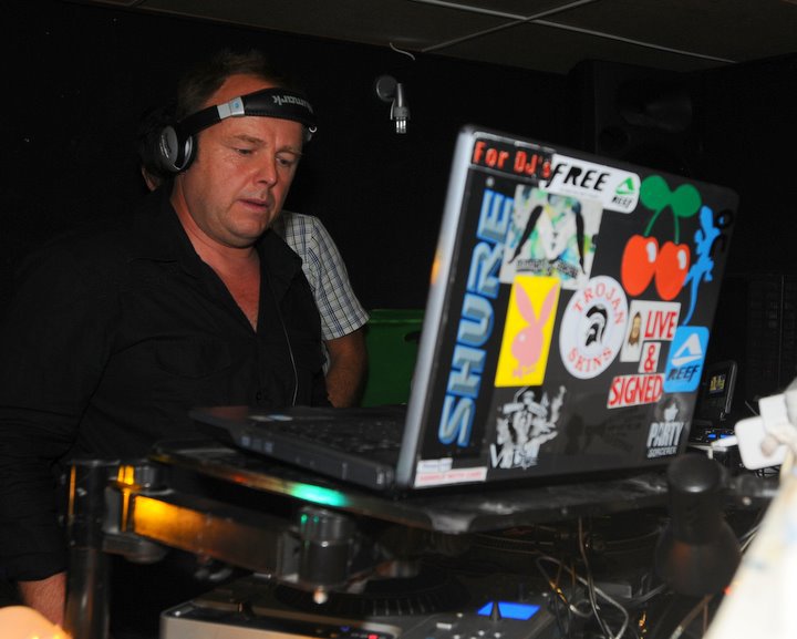 Weekender with DJ Owen Hill - Show 3