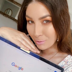 Hire in-house OR outsouced SEO? 🤔