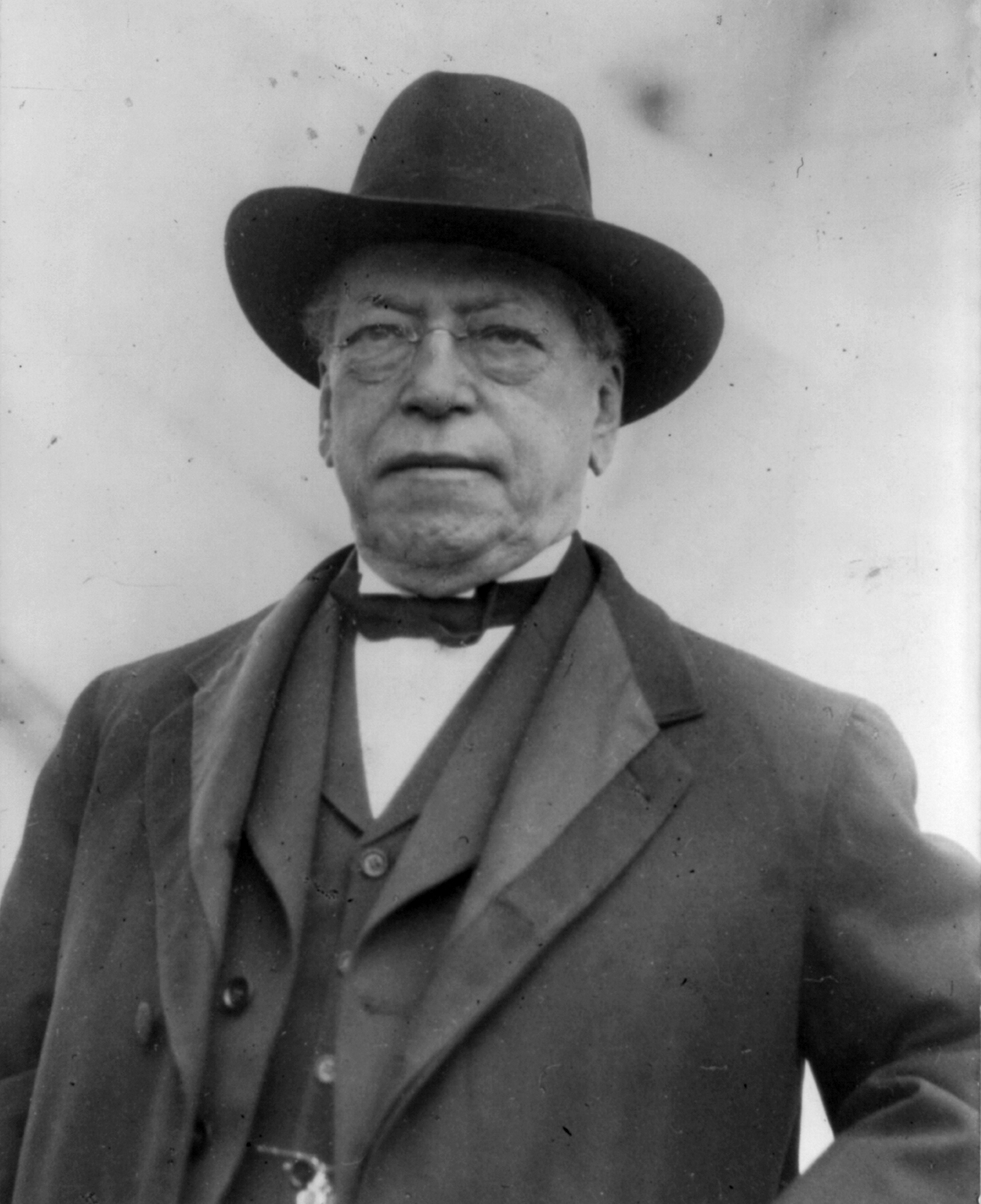 December 13 Samuel Gompers dead