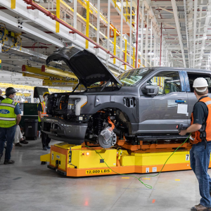 Bourse : Ford va couper de moitié sa production de son F-150 électrique