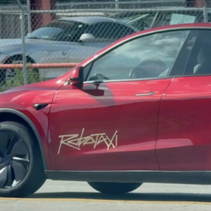 Tesla : les robotaxis roulent au Texas, l'action s'envole