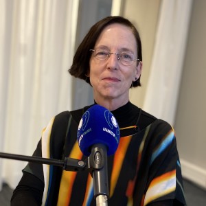 #96 - S5E16 - Laura van Geest — bestuursvoorzitter AFM, vml directeur CPB, vml DG MinFin, toezicht houden, teaser over samengaan met DNB, ”uitdossingen” op werk, bijbaan bij de PTT, favoriete boeken