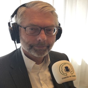 #17 - S1E17 - Maurice Oostendorp — CEO de Volksbank (ASN, SNS, RegioBank, BLG), 4 stakeholders, 4 kinderen, 4 merken, de rationele twijfel voorbij