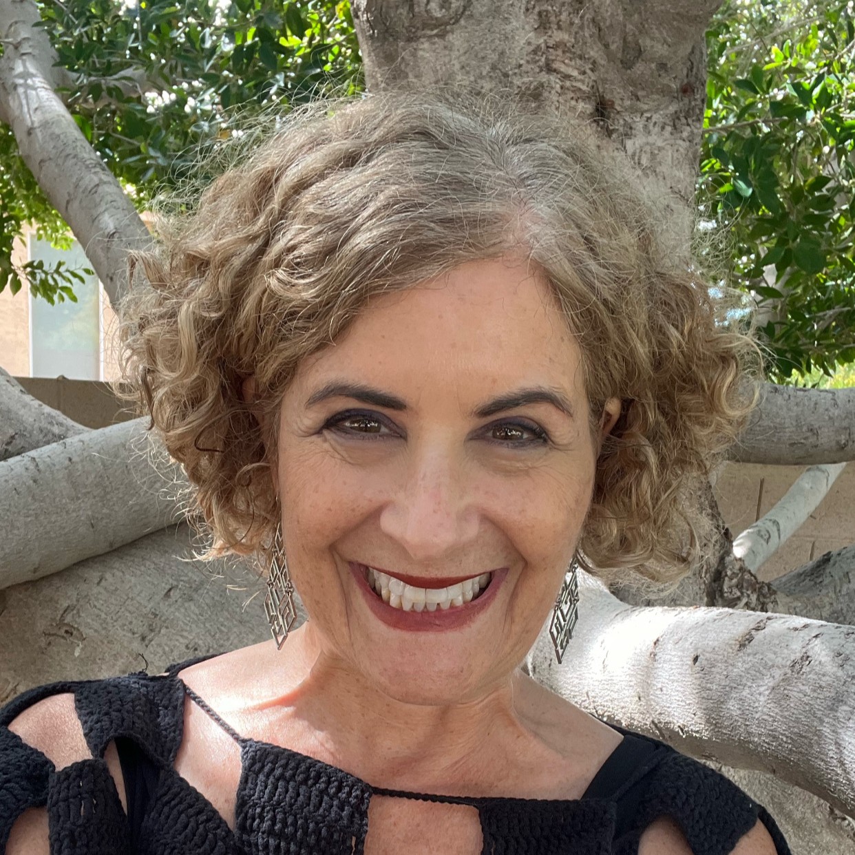 Jodi Livon The Happy Medium® & Intuitive Coach
