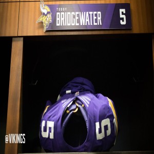 Minnesota Vikings QB Teddy Bridgewater Tears ACL, Dislocates Knee