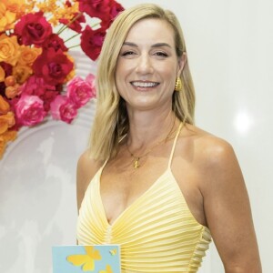 127: Emma Lagerlow shares how to find purpose and manifest abundance - and a new iPhone