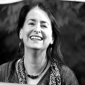 E43 Julie Bell | Four homebirths, Birthworker, Herbalist, Precipitous labour, Faith led birth, Private midwifery care