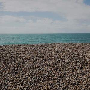 185 Onshore breeze on Chesil beach (sleep safe and in hi-def sound)