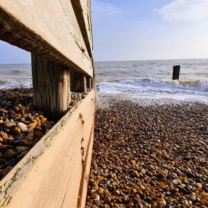 258 Tidal breakers on Winchelsea beach (high definition spatial sound)