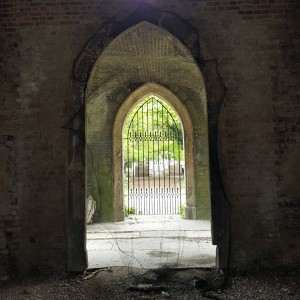 Birdsong in rain from inside the derelict chapel at Abney Park nature reserve