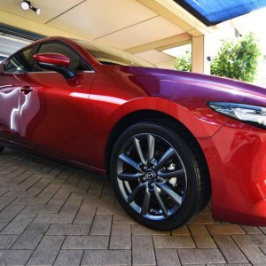 4 Important Steps to Effectively Clean a Car Like a Professional