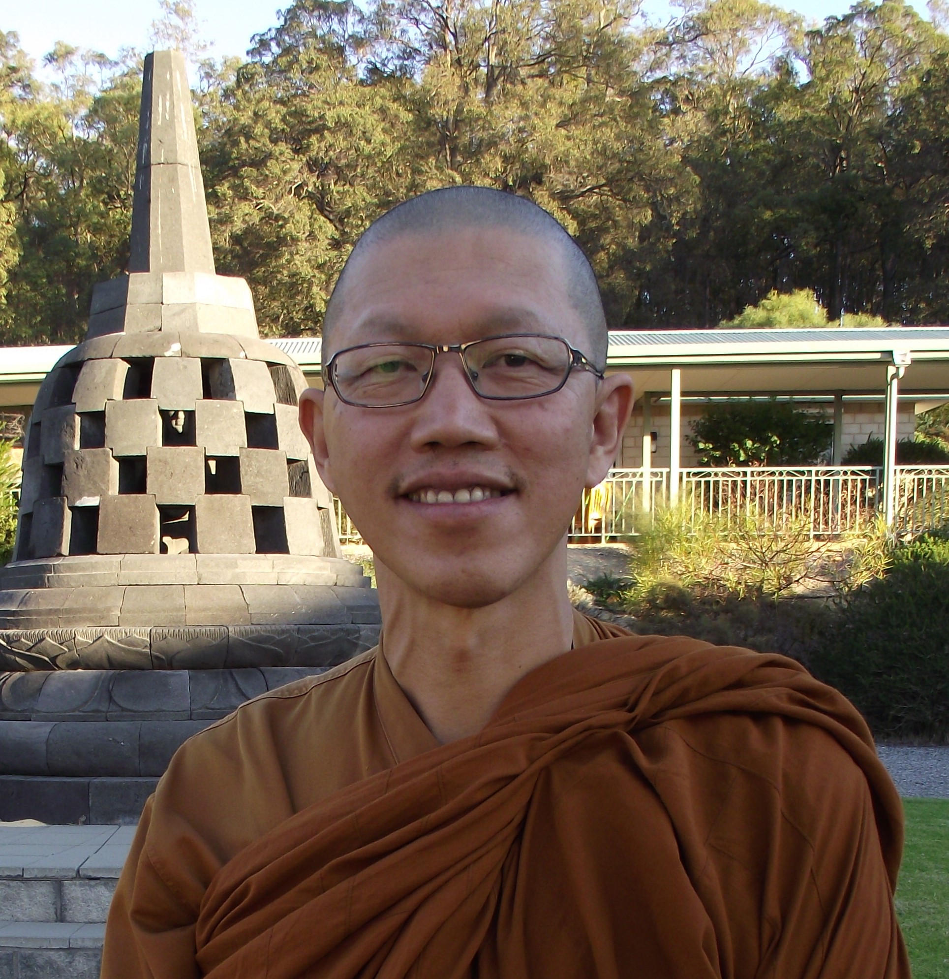 Dhammaloka Book Club: ”Falling is Flying” | Venerable Radha