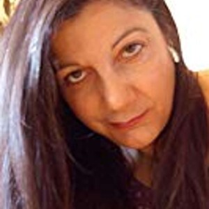 Star Gazer Michele Avante reads callers