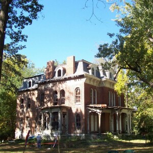 Ghostly Destinations with Denise and Ron Pridemore