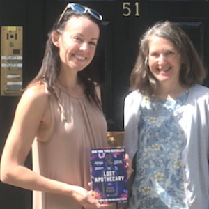 062 A London Stroll With Author SARAH PENNER - talking about The Lost Apothecary and more...