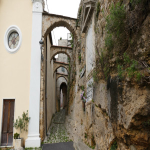 Escursione verso la chiesa di San Matteo a Pairola