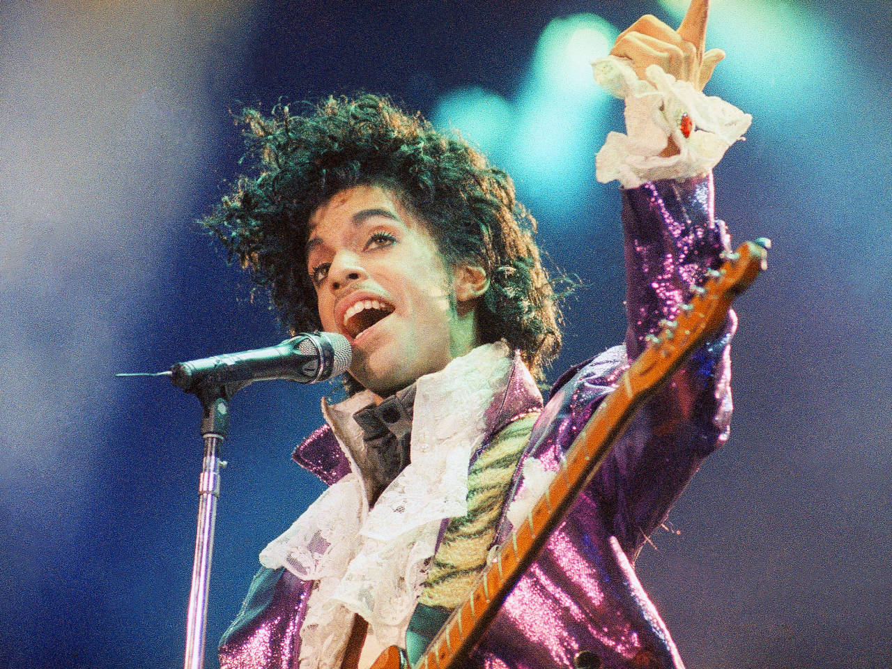 Bonus - A discussion on the death and legacy of Prince with Steve Spears