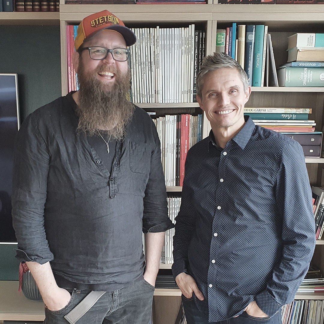 Snæbjörn talar við fólk