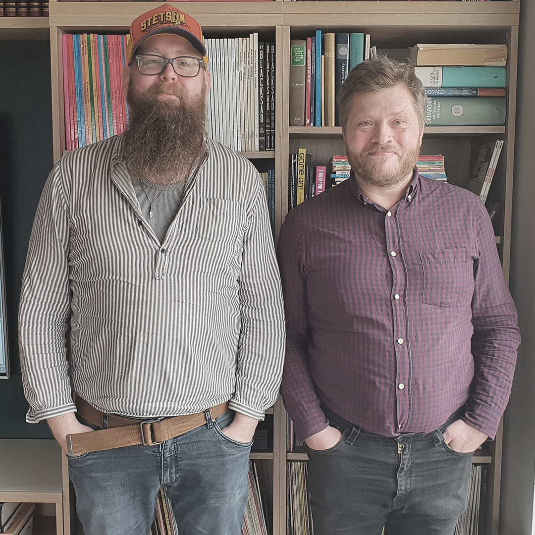 Snæbjörn talar við fólk
