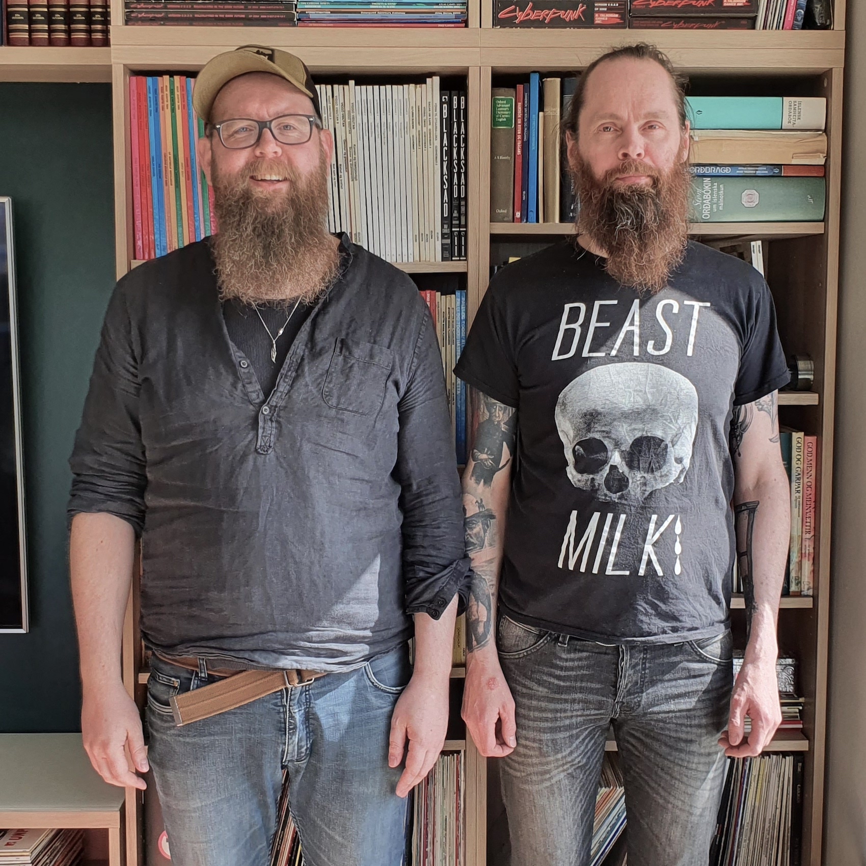 Snæbjörn talar við fólk