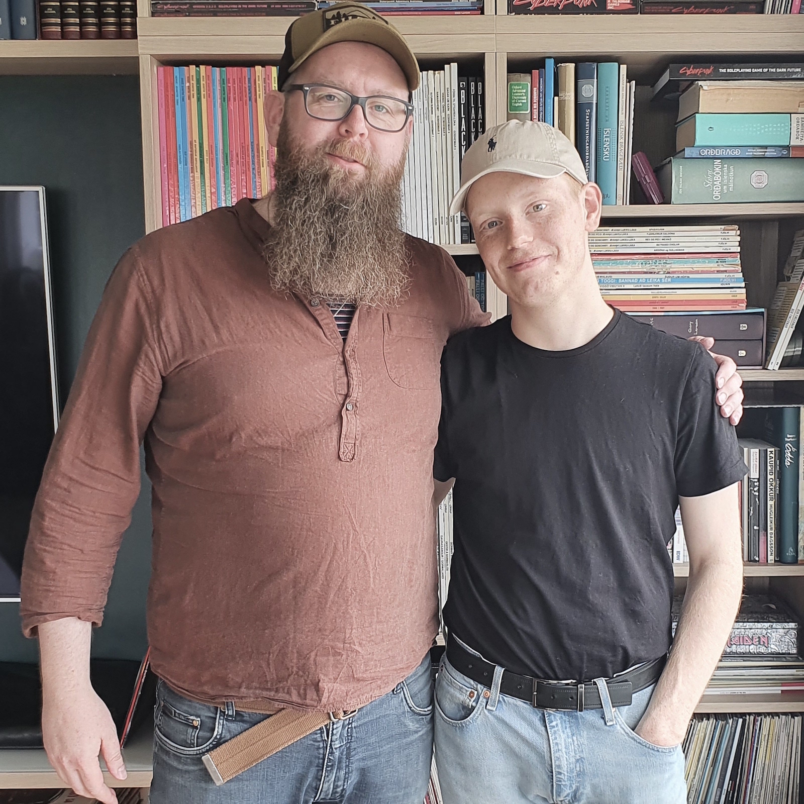 Snæbjörn talar við fólk