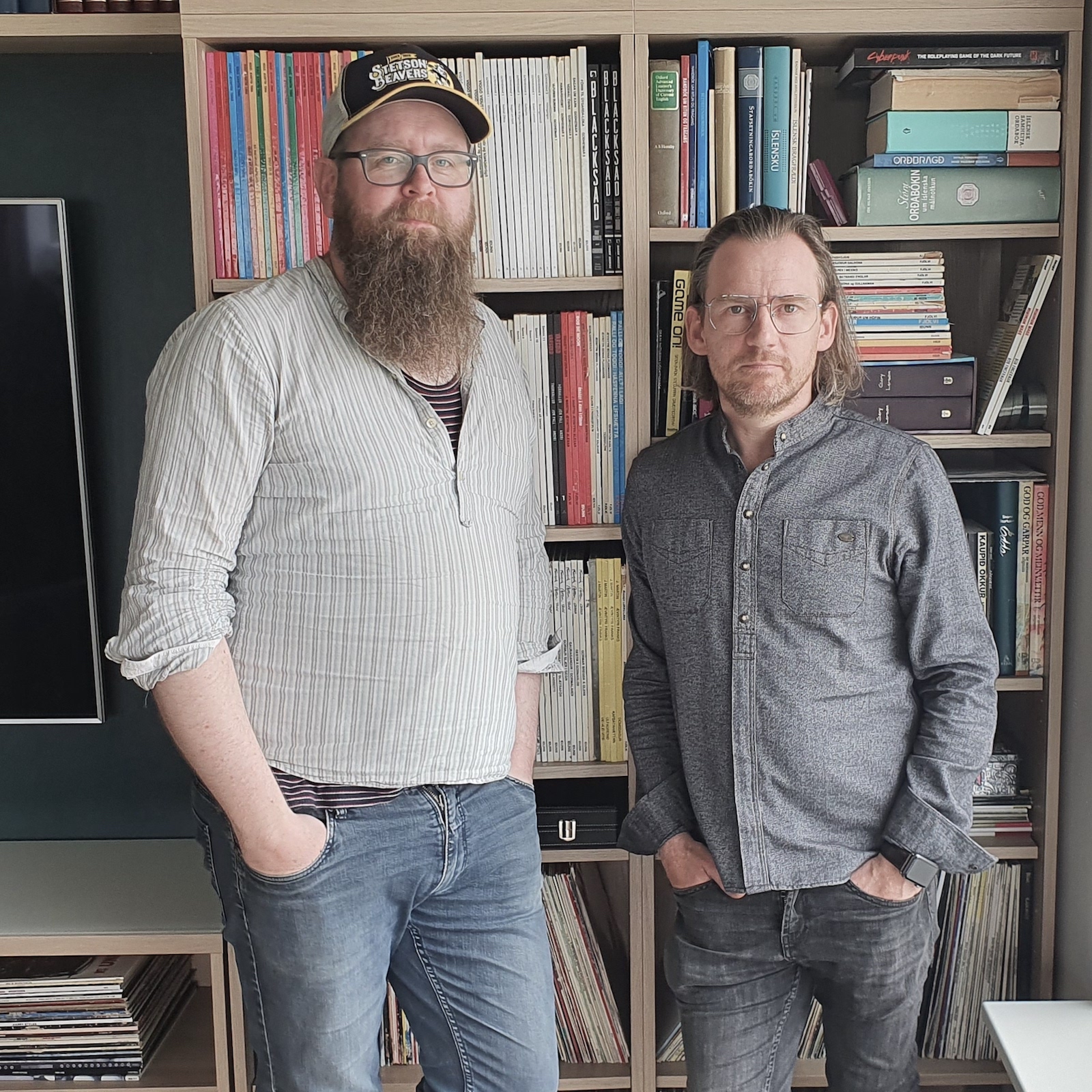 Snæbjörn talar við fólk