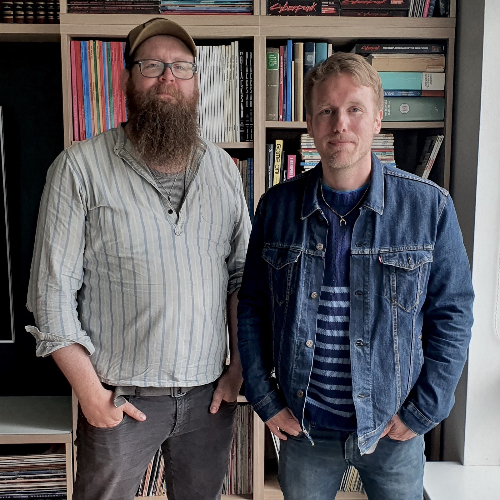 Snæbjörn talar við fólk