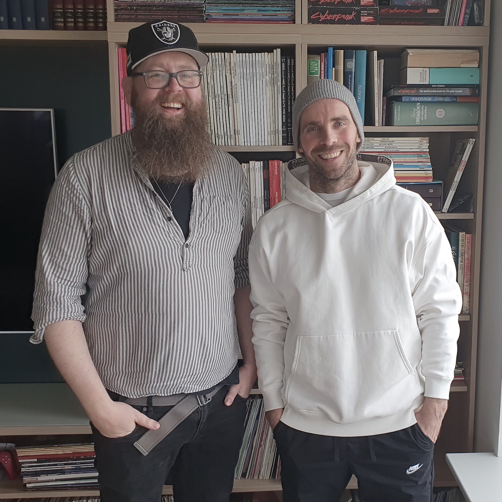 Snæbjörn talar við fólk